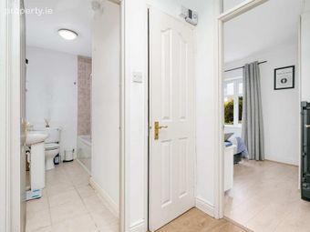 1 Parklands Court, Ballycullen, Dublin 24, Ballycullen, Dublin 24 - Image 3