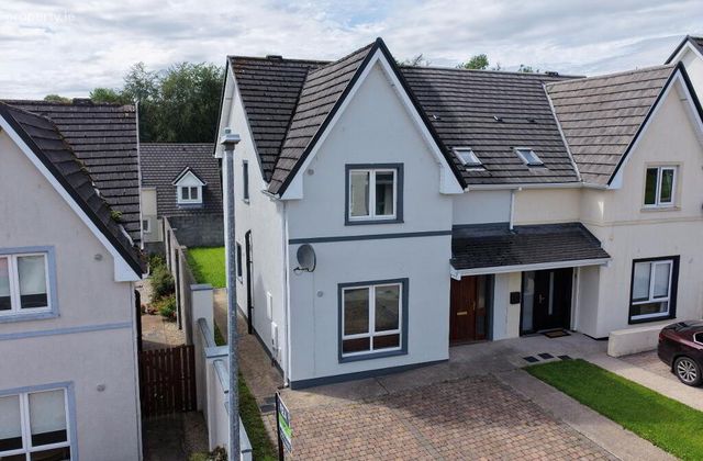 11 Castlefield, Stonebridge, Dromahair, Co. Leitrim, Dromahair, Co. Leitrim - Click to view photos
