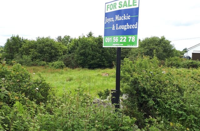 Cloughscoilte, Barna, Co. Galway - Click to view photos