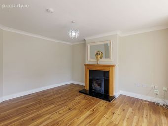 76 Monksfield, Abbeyside, Dungarvan, Co. Waterford - Image 4