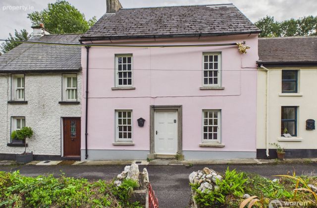 The Forge Masters Cottage, Hatchery Lane, Inistioge, Co. Kilkenny - Click to view photos