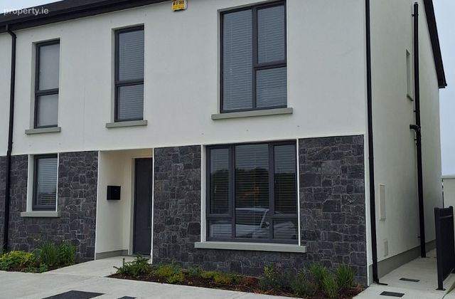 Garran Choill Darach, Oranhill, Oranmore, Co. Galway - Click to view photos