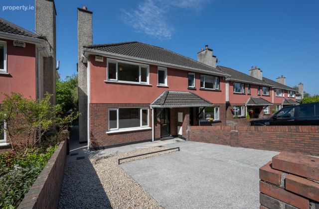 17 Birchgrove, Monahan Road, Ballintemple, Co. Cork - Click to view photos