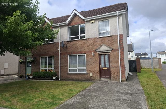 Maple Close, Dundalk, Co. Louth - Click to view photos