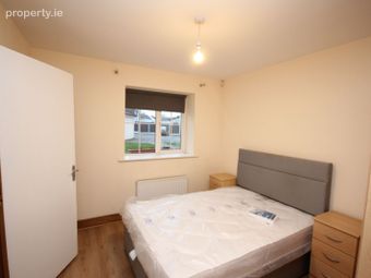 72 De Vesci Court, Fairgreen, Portlaoise, Co. Laois - Image 5