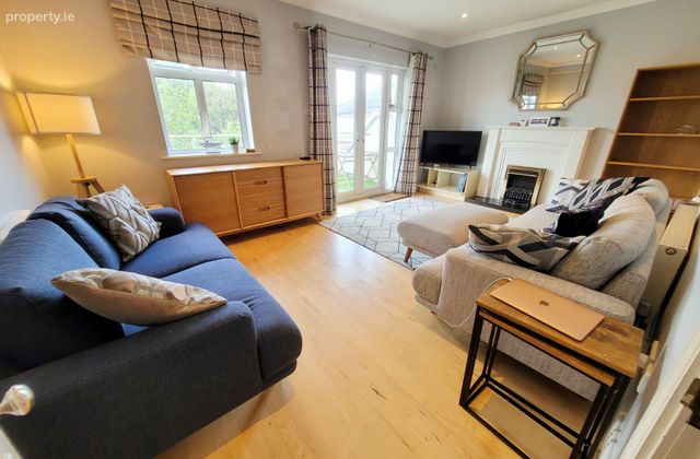 Two Storey Duplex, Dun Na Carraige, Blackrock, Salthill, Co. Galway - Click to view photos