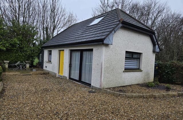 Pilltown Road, Drogheda, Co. Meath - Click to view photos