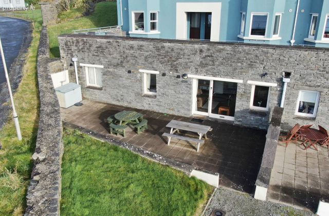Seaforth, 1f Spanish Cove Holiday Apartments, East End, Kilkee, Kilkee, Co. Clare - Click to view photos