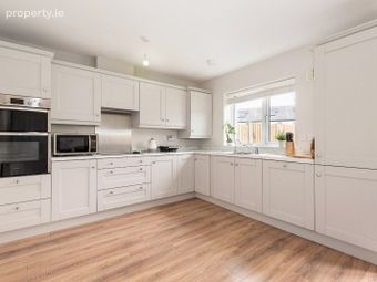 7 Bay Meadows Crescent, Hollystown, Dublin 15, Hollystown, Dublin 15 - Image 3