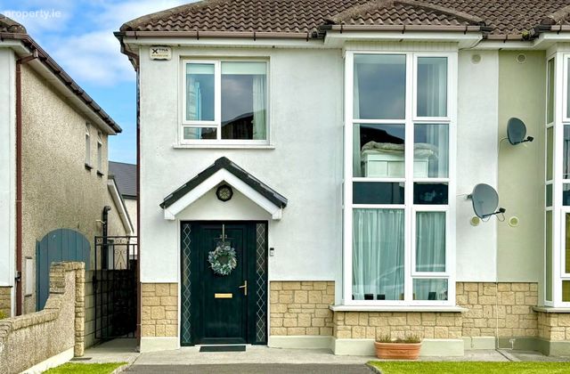 23 Ross &Aacute;rd, Monksland, Athlone, Co. Roscommon - Click to view photos