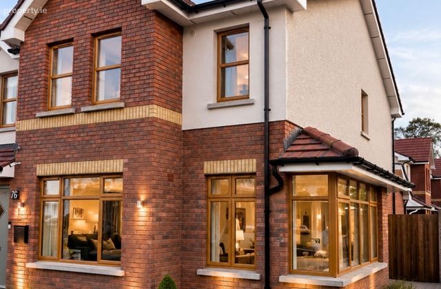 Summerseat , Cresent, Clonee, Co. Meath - Click to view photos