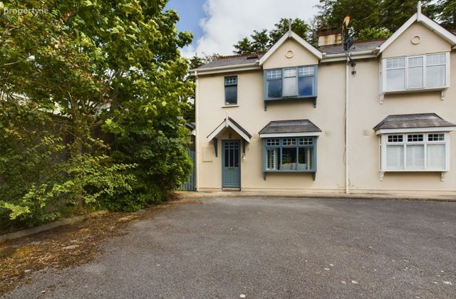 3 Beach Cove Holiday Homes, Dunmore East, Dunmore East, Co. Waterford - Click to view photos