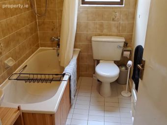 Apartment 4, Cashel Court, Pollnarooma, Co. Galway - Image 4