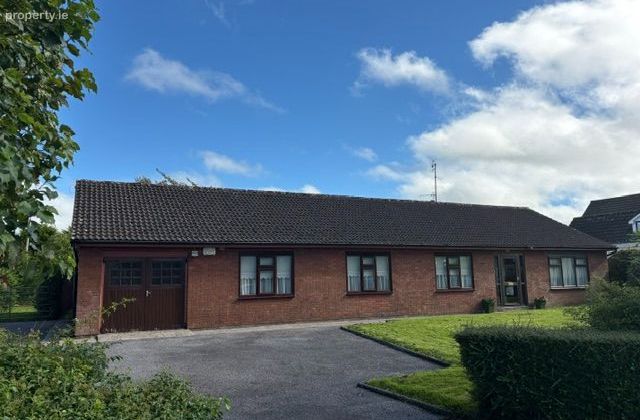 Knockbrack, Ballyhaunis, Co. Mayo - Click to view photos