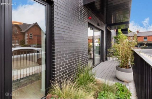143 Merrion Road, Ballsbridge, Dublin 4 - Click to view photos