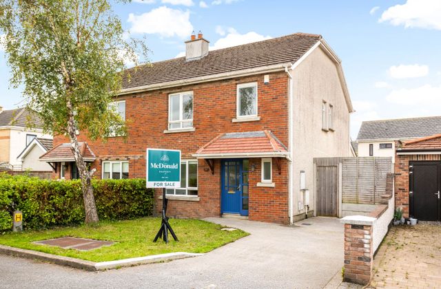 8 Tullyhall Park, Lucan, Co. Dublin - Click to view photos