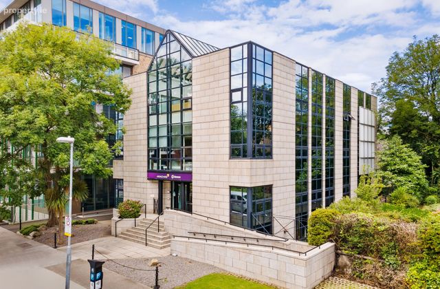 Charlemont House, Charlemont Place, Dublin 2 - Click to view photos