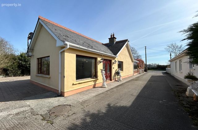 Avril House, Laytown Road, Julianstown, Co. Meath - Click to view photos