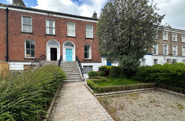 Flat 3, 37 Leeson Street Upper, Ballsbridge, Dublin 4 - Click to view photos