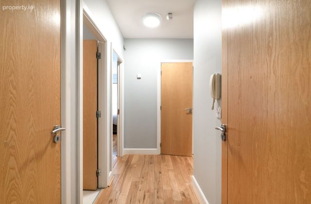 Brent House, Redcourt Oaks, Clontarf, Dublin 3 - Click to view photos