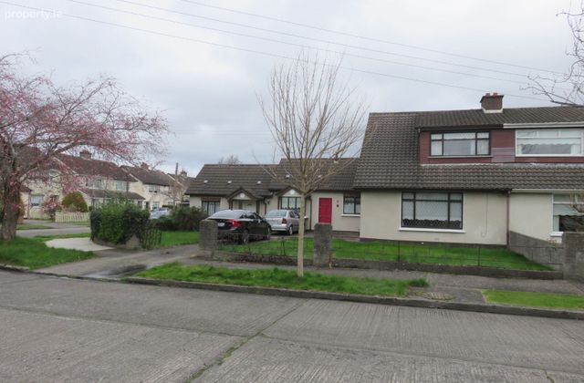 16 Castle Grove, Clondalkin, Dublin 22 - Click to view photos