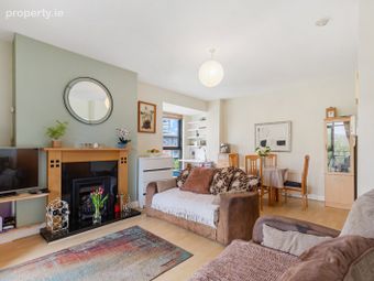 41 East Courtyard, Cabinteely, Dublin 18, Cabinteely, Dublin 18 - Image 4