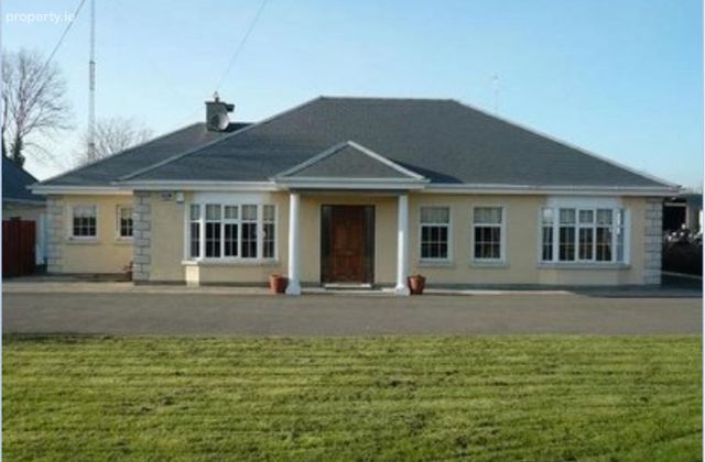 Ballysax, Curragh, Newbridge, Co. Kildare - Click to view photos