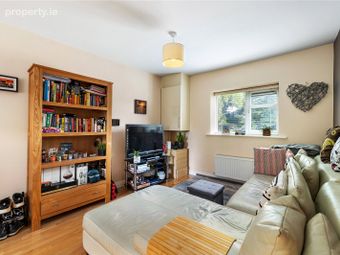 16 Errigal House, Eglinton Court, Dublin 4, Dublin 4 - Image 4