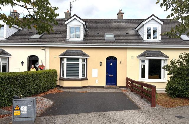7 Manor Court, Mountmellick, Co. Laois - Click to view photos