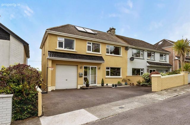 17 Slip Lawn, Slip, Bantry, Co. Cork, Bantry, Co. Cork - Click to view photos