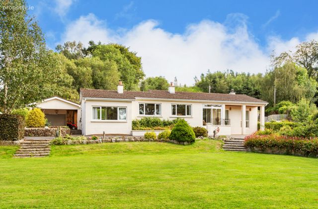 'lowlands', Killadreenan, Newtownmountkennedy, Co. Wicklow - Click to view photos