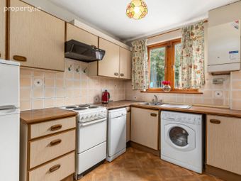 Apt 2 The Gables, 78 The Old Cabra Road, Dublin 7, Dublin 7 - Image 2