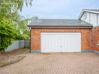 12 Sarsfield Drive, Ballinasloe, Co. Galway - Image 4
