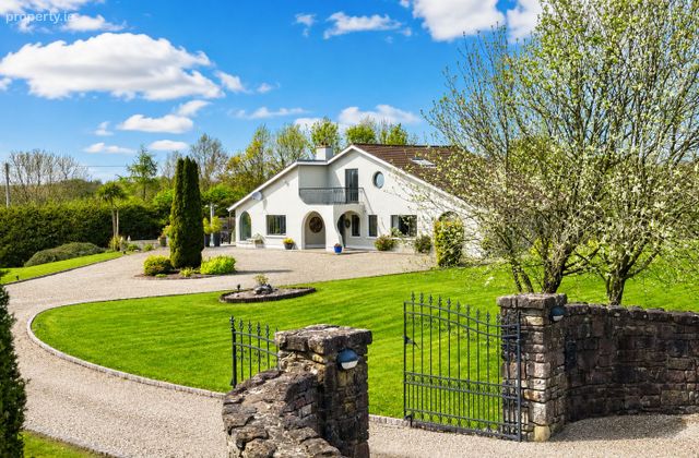 Glasson, Athlone, Ballykeeran, Co. Westmeath - Click to view photos