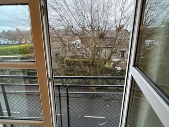 Apt 14, Manor Hall, Mount Brown, D08 E9F9, Dublin 8 - Image 4