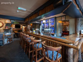 The Snug, Wolfe Tone Square, Bantry, Co. Cork - Image 4