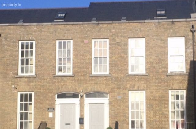 Apartment 11, 24/25 Pearse Square, Dublin 2, Grand Canal Dock, Dublin 2 - Click to view photos