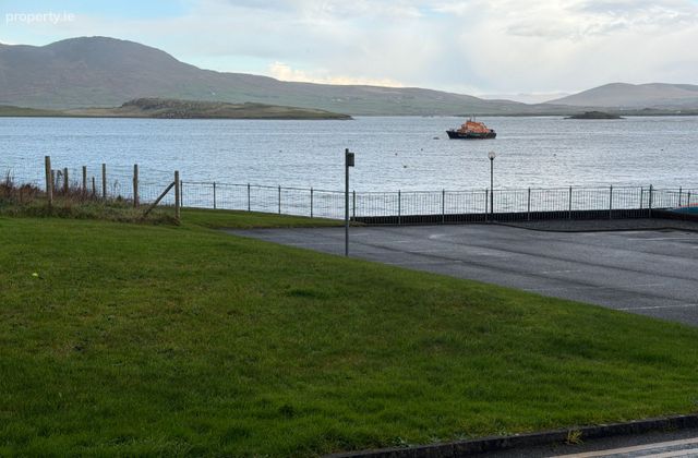 12 Reenellen, Knightstown, Valentia Island, Co. Kerry - Click to view photos