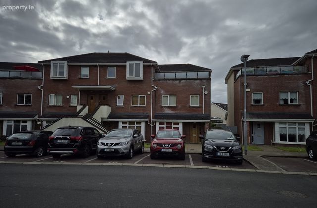 42 Hansted Crescent, Lucan, Co. Dublin - Click to view photos