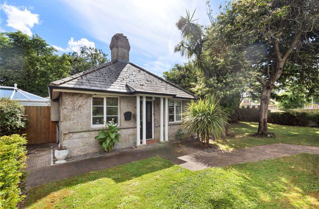 The Gate Lodge, Glencairn, Murphystown Road, Dublin, Leopardstown, Dublin 18 - Click to view photos