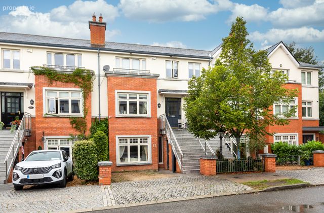 13 Farmleigh Close, Farmleigh Woods, Strawberry Beds, Co. Dublin - Click to view photos