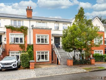 13 Farmleigh Close, Farmleigh Woods, Strawberry Beds, Co. Dublin