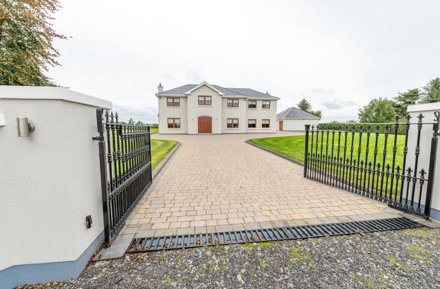 Castlelost West, Rochfortbridge, Templeoran, Co. Westmeath - Click to view photos