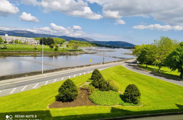 Tain Court, Bridge Street, Dundalk, Co. Louth - Click to view photos