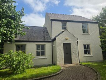 1 Bunratty Castle Gardens, Bunratty, Hurlers Cross, Co. Clare