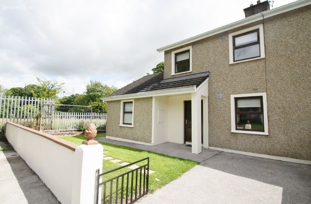 44 Beechwood Drive, Midleton, Co. Cork - Click to view photos