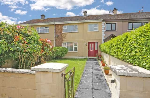 99 Finian Park, Shannon, Clare, Shannon, Co. Clare - Click to view photos