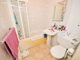 Apartment 3, El Greco, Saint James's Court, D04 Ax62, Sandymount, Dublin 4 - Image 4
