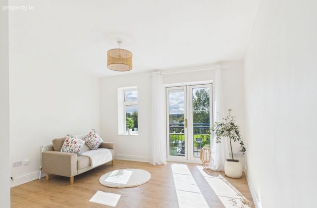 24 Holly Court, Broomfield Village, Midleton, Co. Cork - Click to view photos
