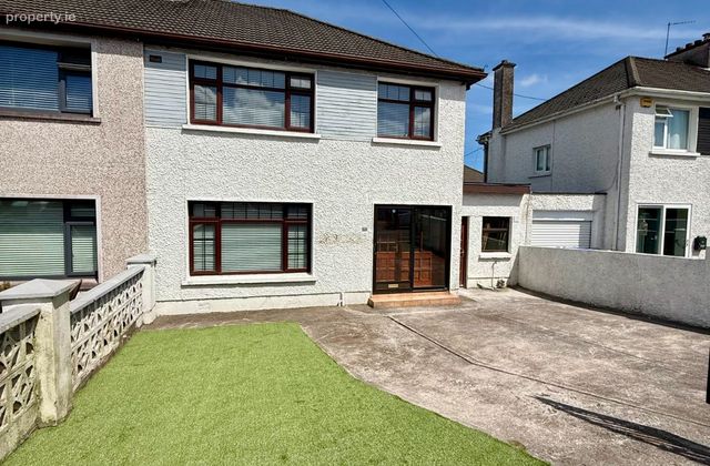 Clan-mur, Summerstown Drive, Wilton, Co. Cork - Click to view photos